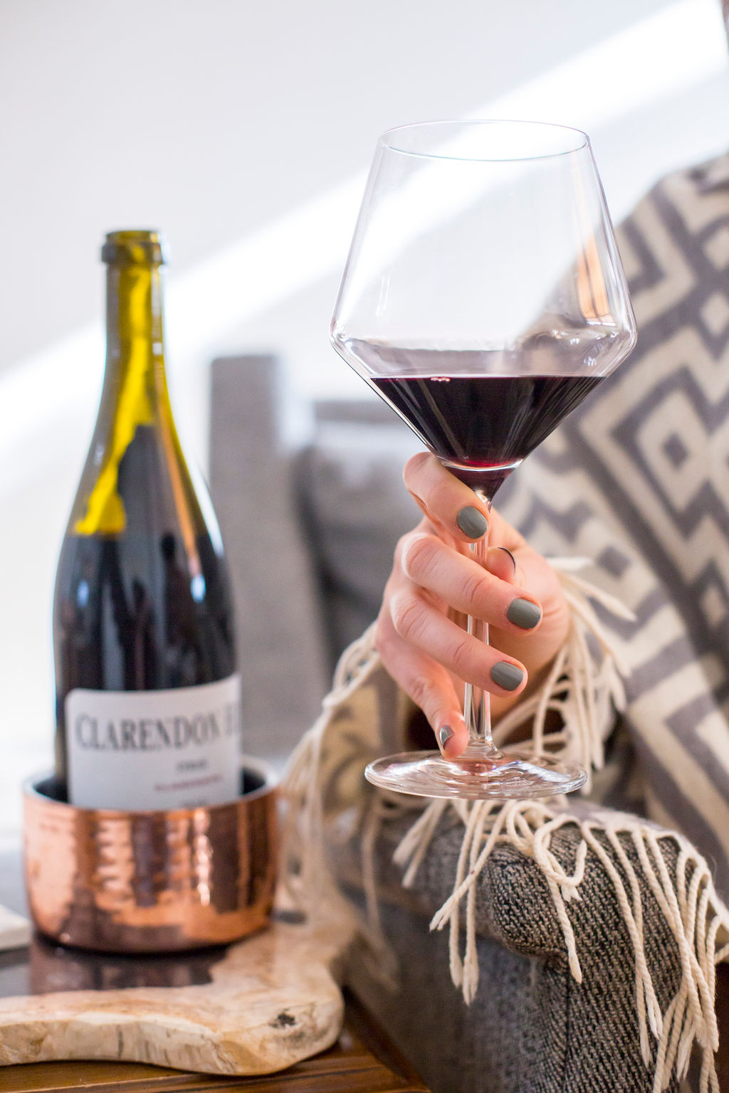 Our Favorite Wine and Movie Pairings for Galentine’s Day