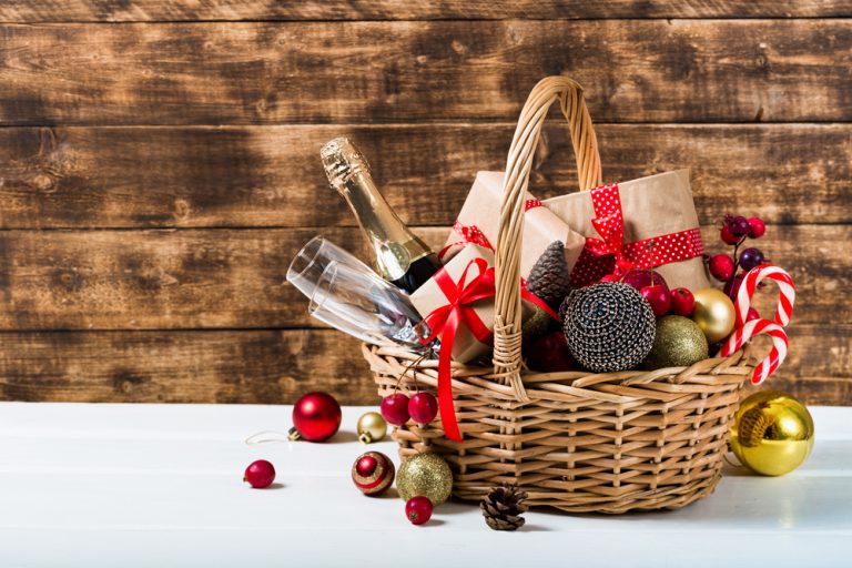A Guide to Putting Together A Wine Gift Basket From The Vine