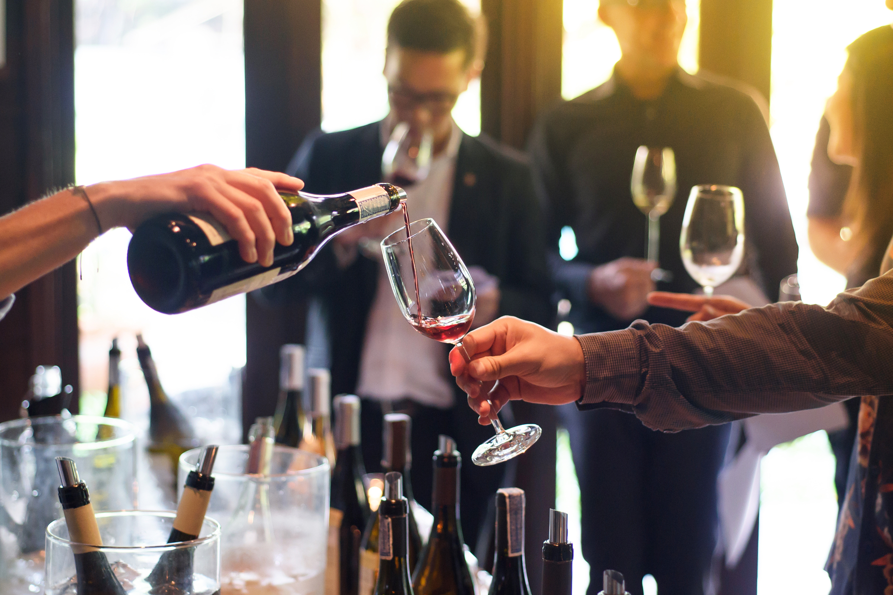 WTSO-Wines-Til-Sold-Out-Online-Wine-Shop-Online-Blog-5-tips-for-throwing-an-unforgettable-corporate-event
